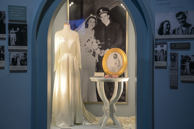 Wedding Dress (Replica)